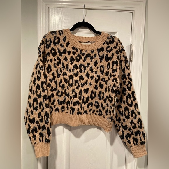 NWT No Boundaries Size L Leopard Print Long Sleeve Crew Neck Soft Comfy Sweater - Picture 1 of 12